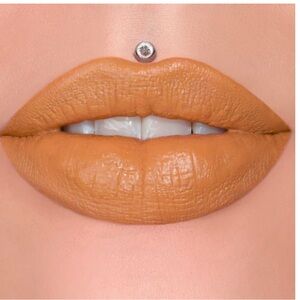 Set of 2 Jeffree Star Velvet Trap Lip-Shades- Gardening Ho* & Chocolate Fondue